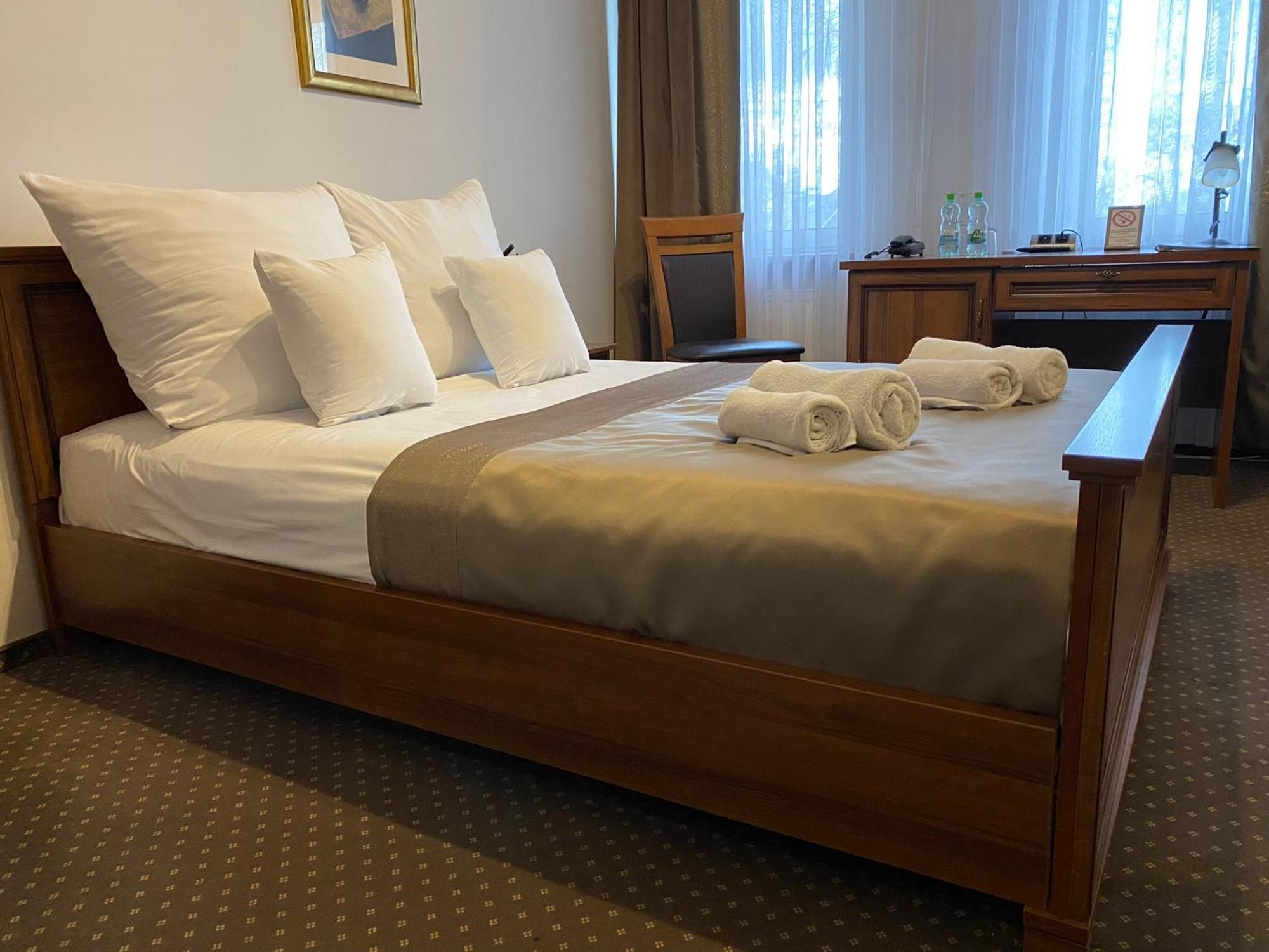Hotel Constancja Częstochowa Buitenkant foto