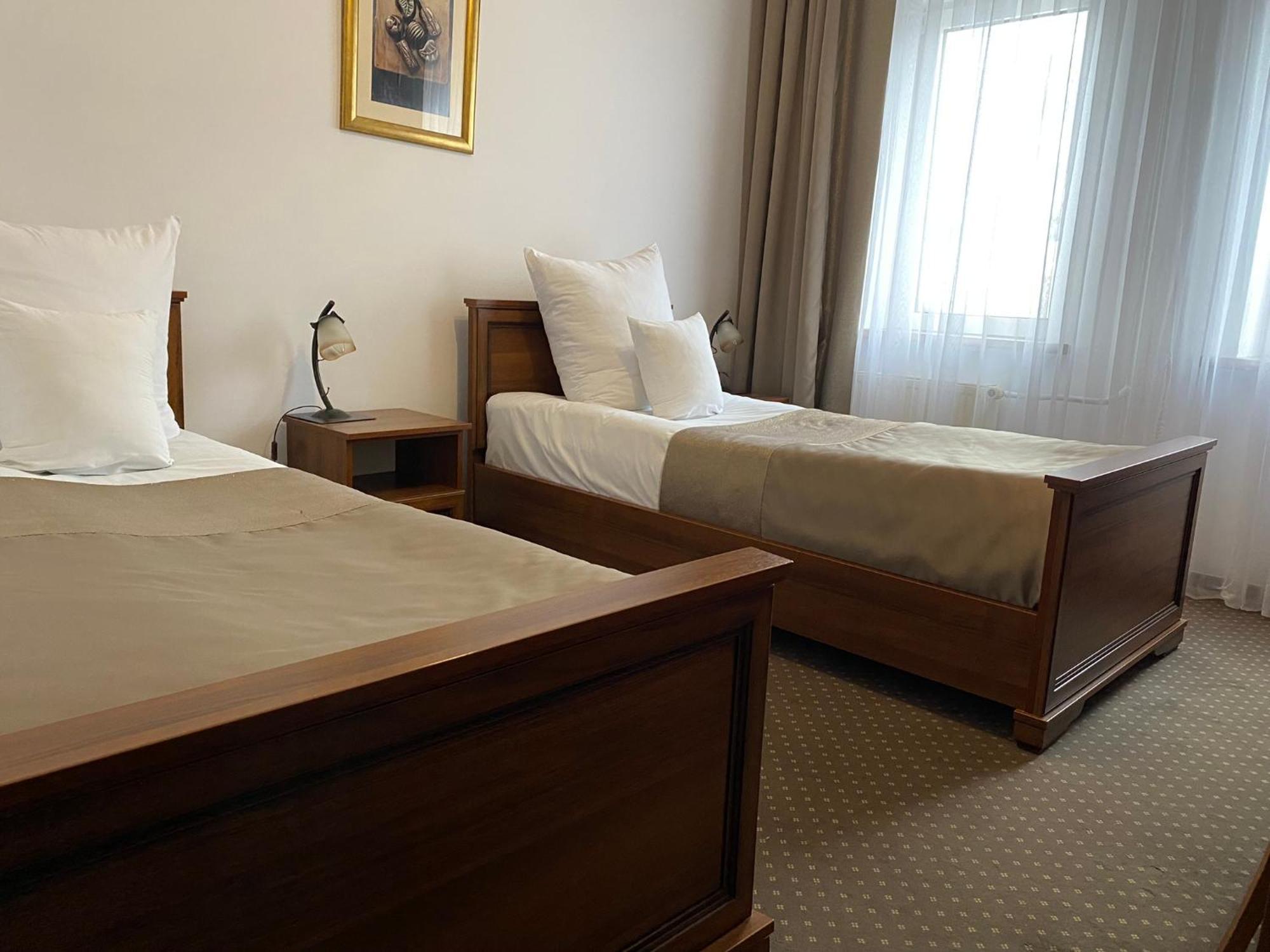 Hotel Constancja Częstochowa Buitenkant foto